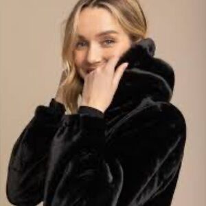 Nikki Jones Faux Fur Reversible Hooded Jacket, size M